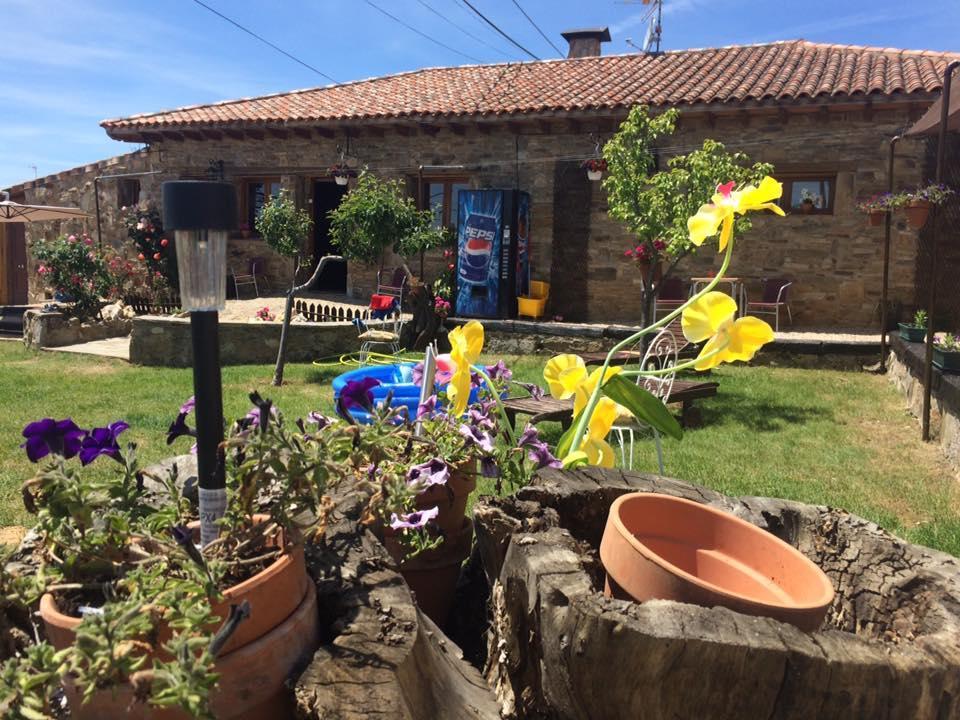 Albergue De Peregrinos La Casa Del Camino Valverde de la Virgen Exterior foto